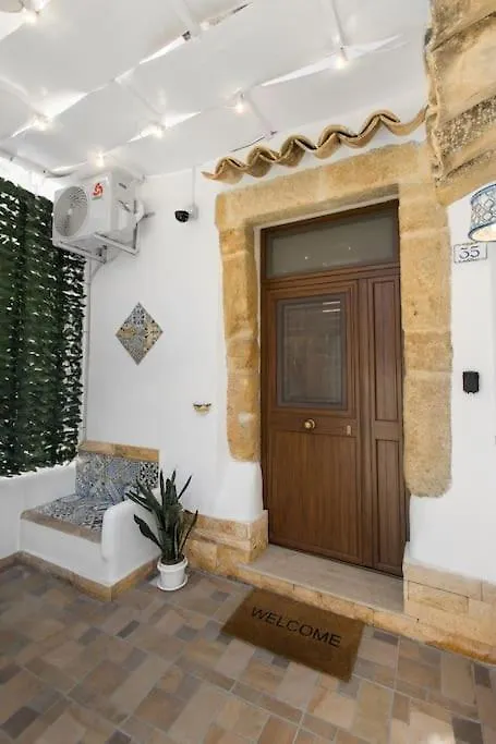 Centro Storico Sciacca - Casa Di Pisa Cortile Termine Villa 0*,